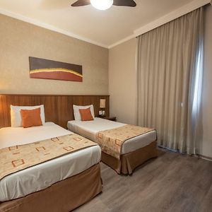 Quarto Superior com Ventilador 2 camas solteiro